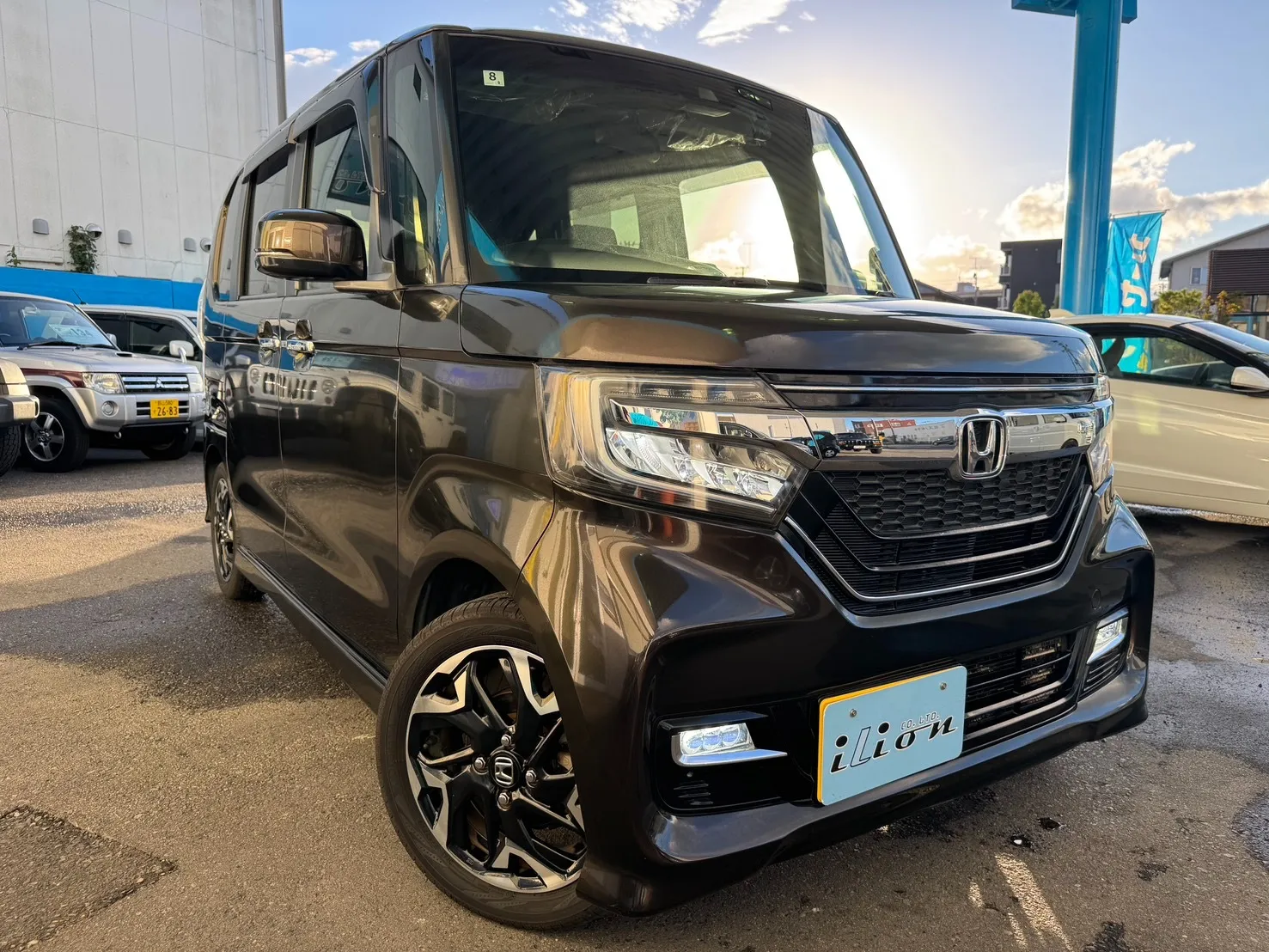 人気の車種もございます、探します